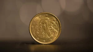 ¿Qué tener en cuenta al comprar una moneda de oro?