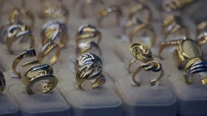 ¿Cómo saber si una joya es de oro o enchapado?